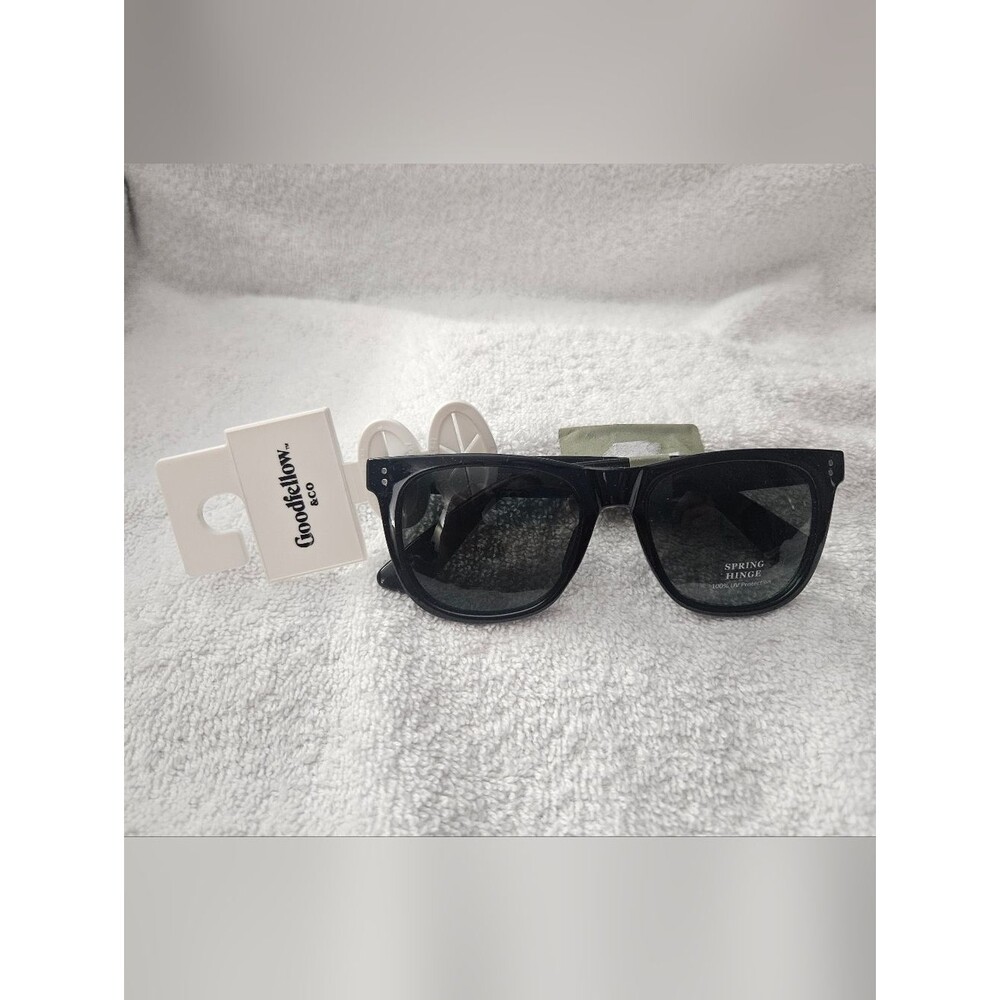 Goodfellow & Co Men’s Black Plastic Round Sunglasses Gray Lens UV Spring Hinge